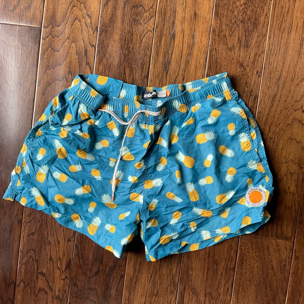 AMBSN Pineapple Express Board Shorts Size M